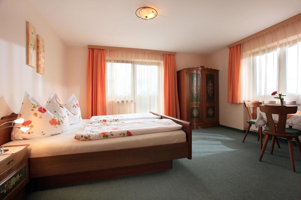 Haus Glanzern Apartman Westendorf Szoba fotó