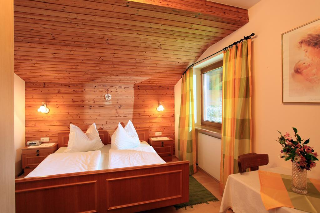 Haus Glanzern Apartman Westendorf Szoba fotó